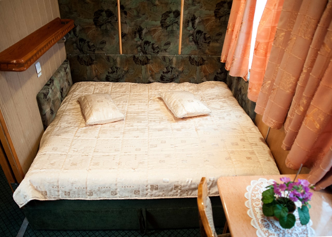 Кухня, спальня і душ: фото найрозкішніших вагонів Укрзалізниці