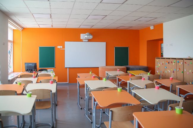 Вкладывая сотни миллионов гривен в образование, мы закладываем фундамент будущего, - Голик