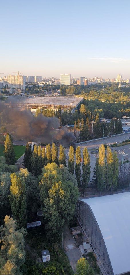 В Киеве прогремел взрыв около станции метро: что произошло (фото)