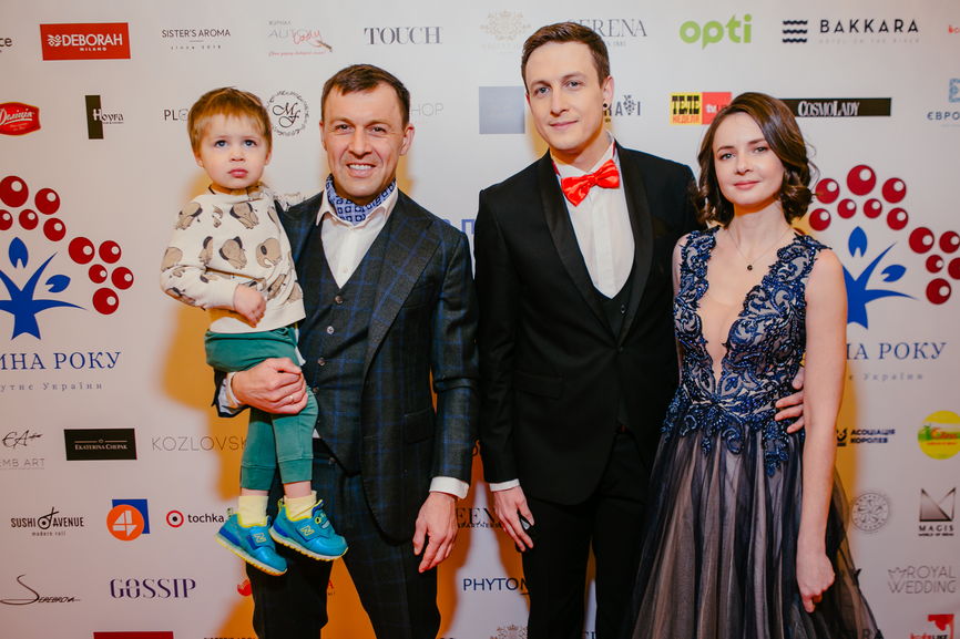 Ведущий &quot;плюсов&quot; вывел в свет красавицу жену: &quot;семья - самое главное в жизни&quot;