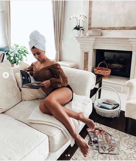 "Муж кусает локти": Ани Лорак взбудоражила сеть откровенным образом