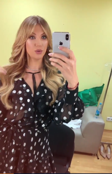 Кокетливая Леся Никитюк в прозрачном платье показала &quot;образ дня&quot;