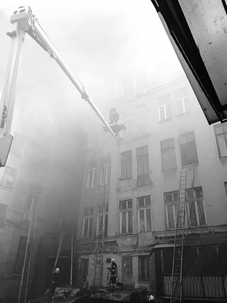 Неизвестные герои пожара в Одессе: они спасали жизни детей (фото)