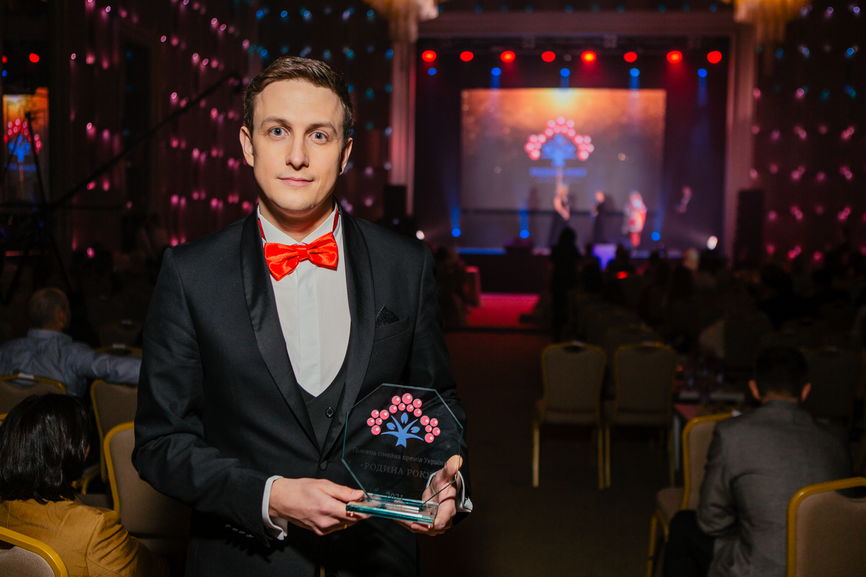 Ведущий &quot;плюсов&quot; вывел в свет красавицу жену: &quot;семья - самое главное в жизни&quot;