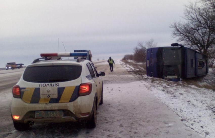 В Одесской области перевернулся пассажирский автобус, есть раненые