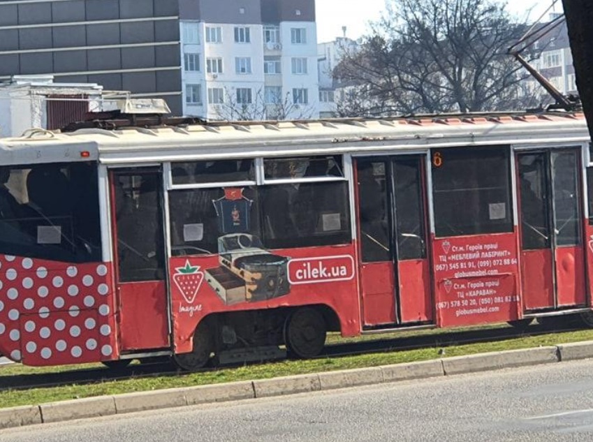 Україна занурилася в транспортний колапс: по 10 людей і всі в масках