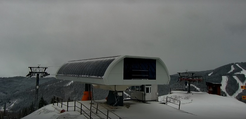 Карпаты засыпало снегом: впечатляющие фото