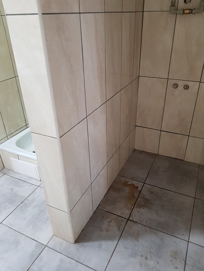 Вонь, тараканы и холод: украинцев на обсервации заставляют выживать