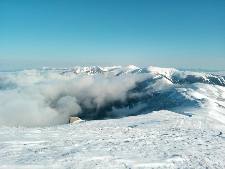 Українські Карпати засипало снігом: з'явилися фантастичні фото