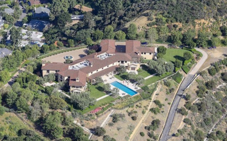 Розкішний особняк Меган Маркл і принца Гаррі в США показали на фото