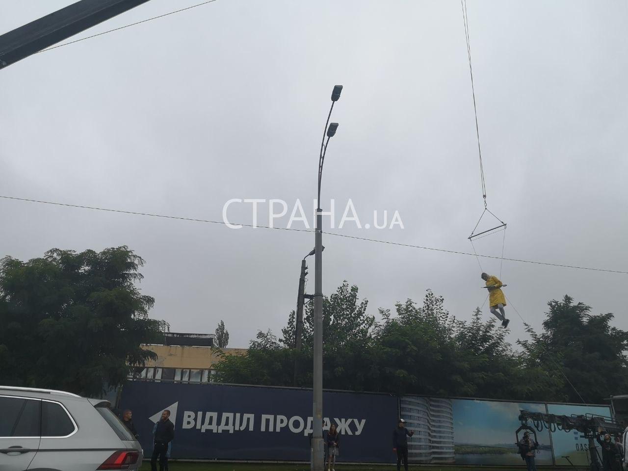 Верещук другий день "літає" над Києвом і тепер провокує пробки (фото)