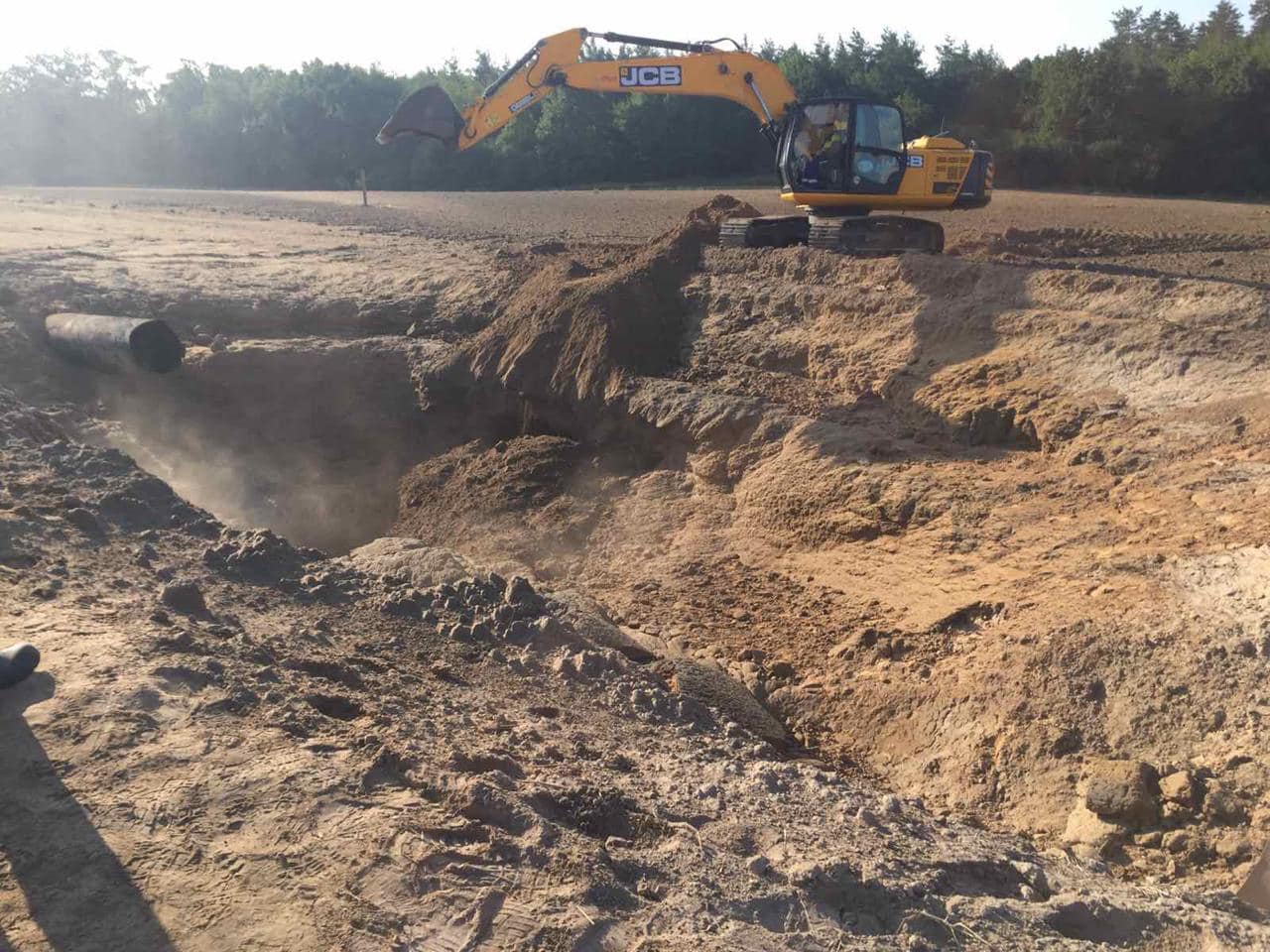 Дивом обійшлося без жертв: що відбувається у Чабанах після вибуху газопроводу (фото)