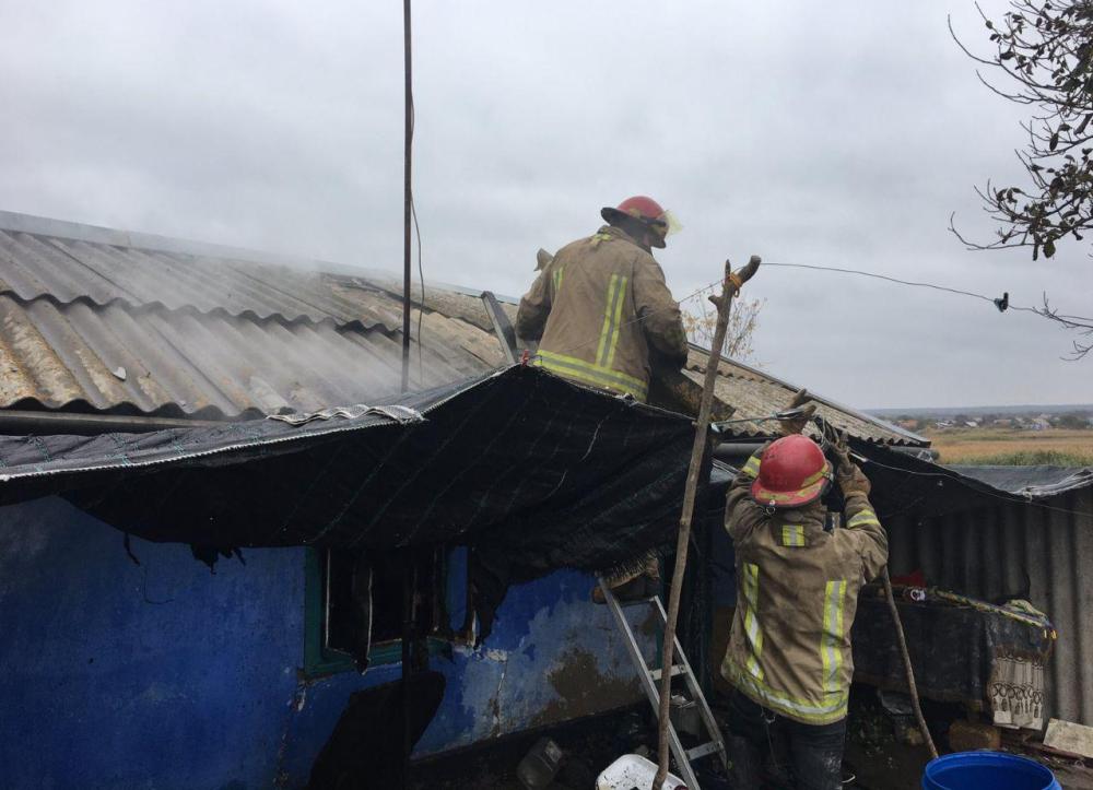 Під Одесою двоє малюків загинули через пожежу: батьки залишили їх самих удома