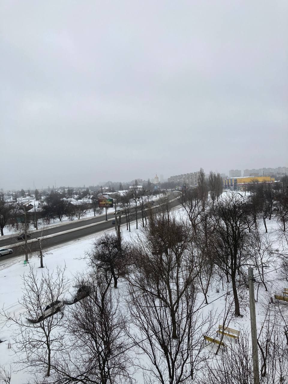 В Харьков пришла настоящая зима: город засыпало снегом (фото)