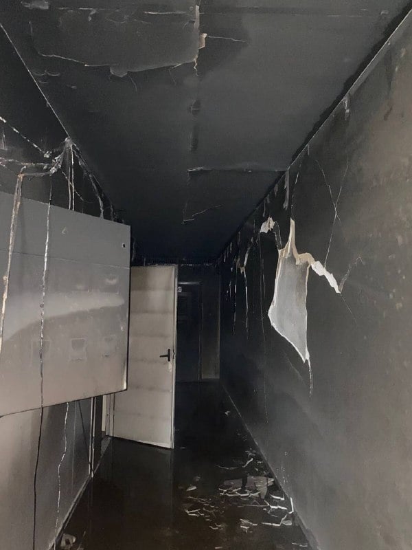 В Киеве выгорела часть дома в элитном ЖК: спасатели просто не смогли подъехать