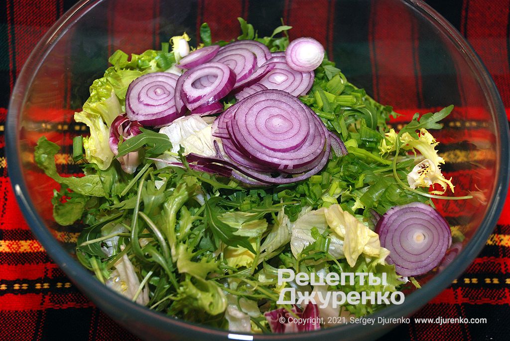 Кулинар дал рецепт вкуснейшего итальянского салата: на готовку всего несколько минут!