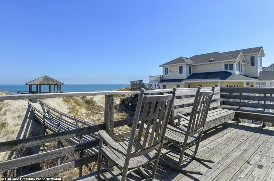 У мережі показали будинок біля океану, де Білл Гейтс відпочивав з екс-коханою