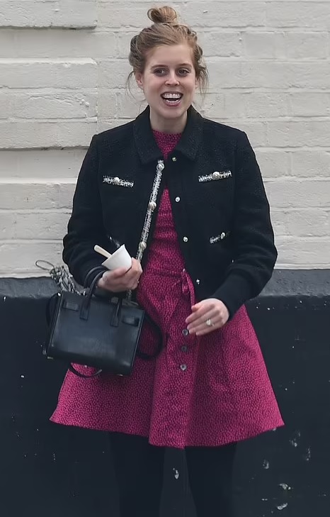 Внучка Єлизавети II вперше засвітилася перед камерою з вагітним животиком