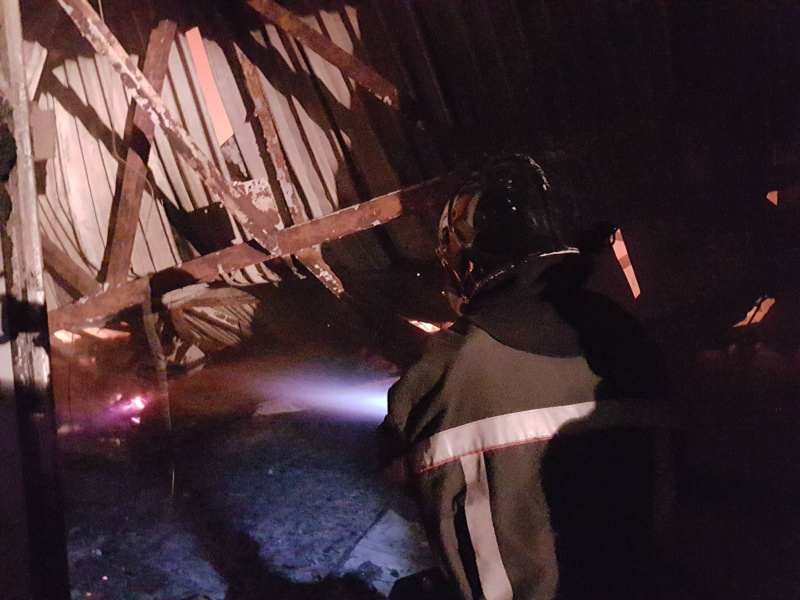 В Мукачево загорілась складська будівля Нової Пошти