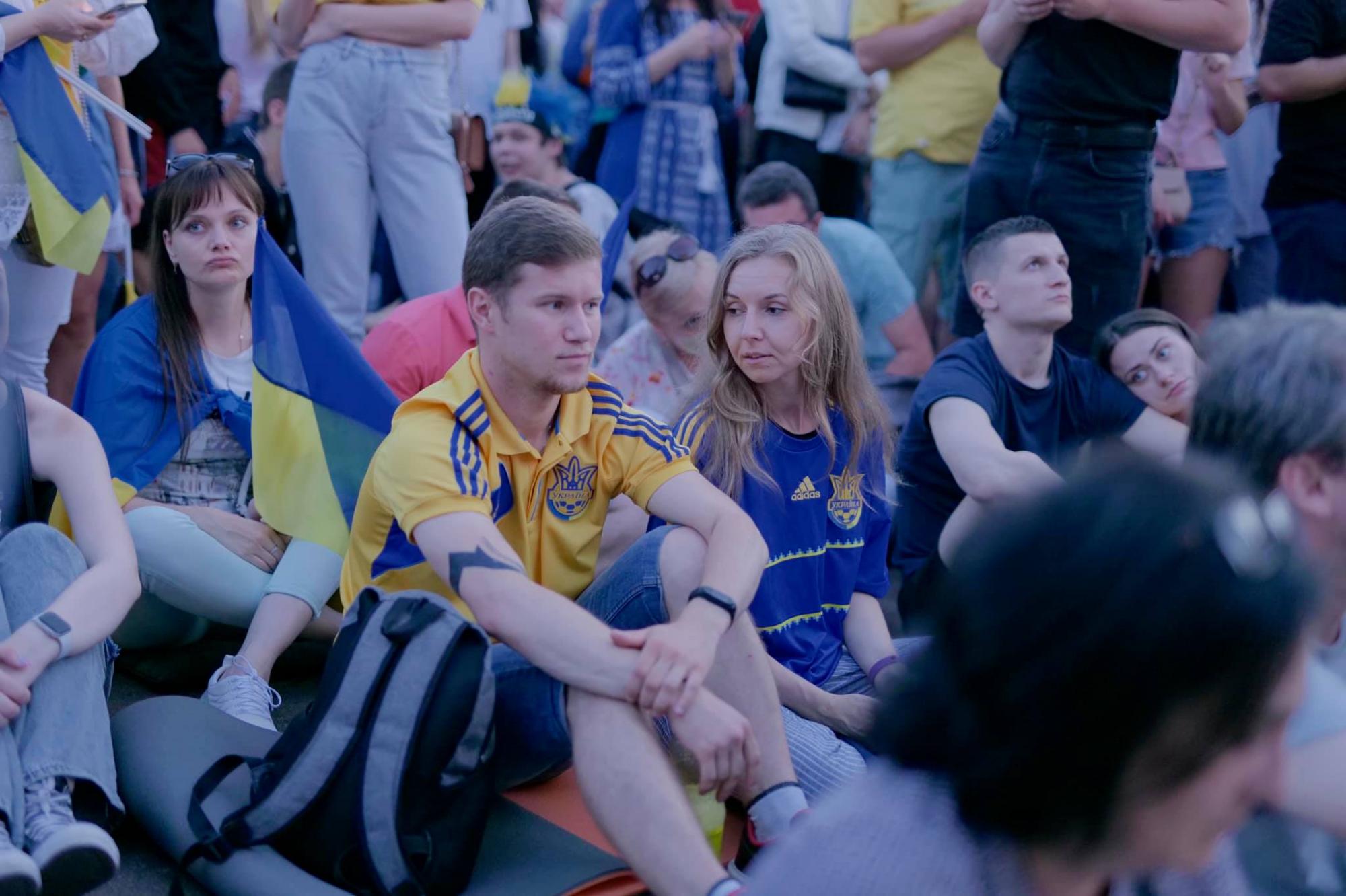 13 тисяч людей виконали гімн під час матчу Україна - Англія: потужне відео