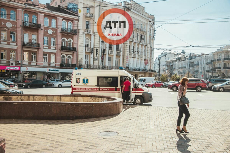 У Києві на станції метро "Льва Толстого" помер чоловік