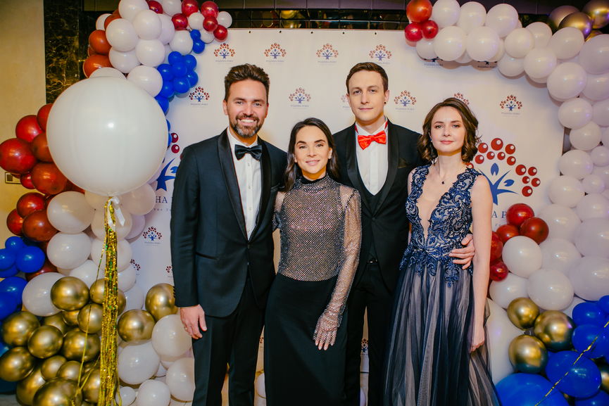 Ведущий &quot;плюсов&quot; вывел в свет красавицу жену: &quot;семья - самое главное в жизни&quot;