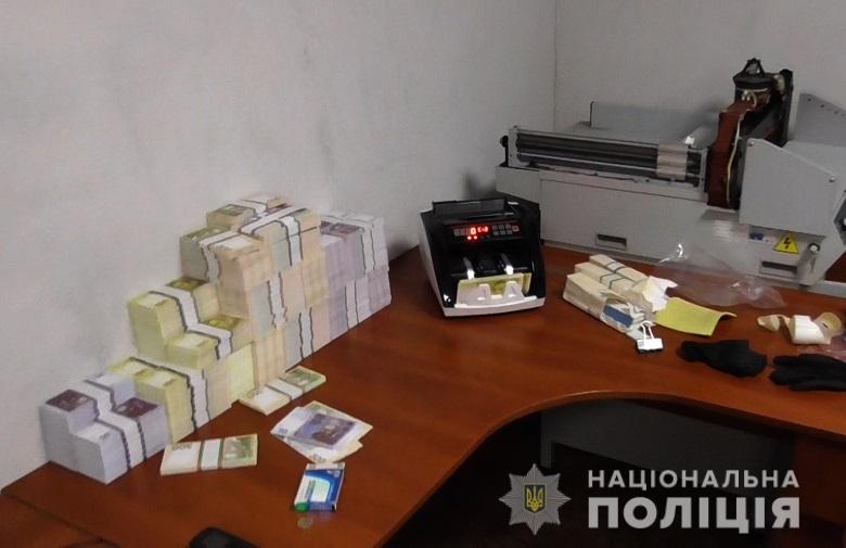 В Киеве активизировались "менялы": как не стать жертвой мошенников (видео)