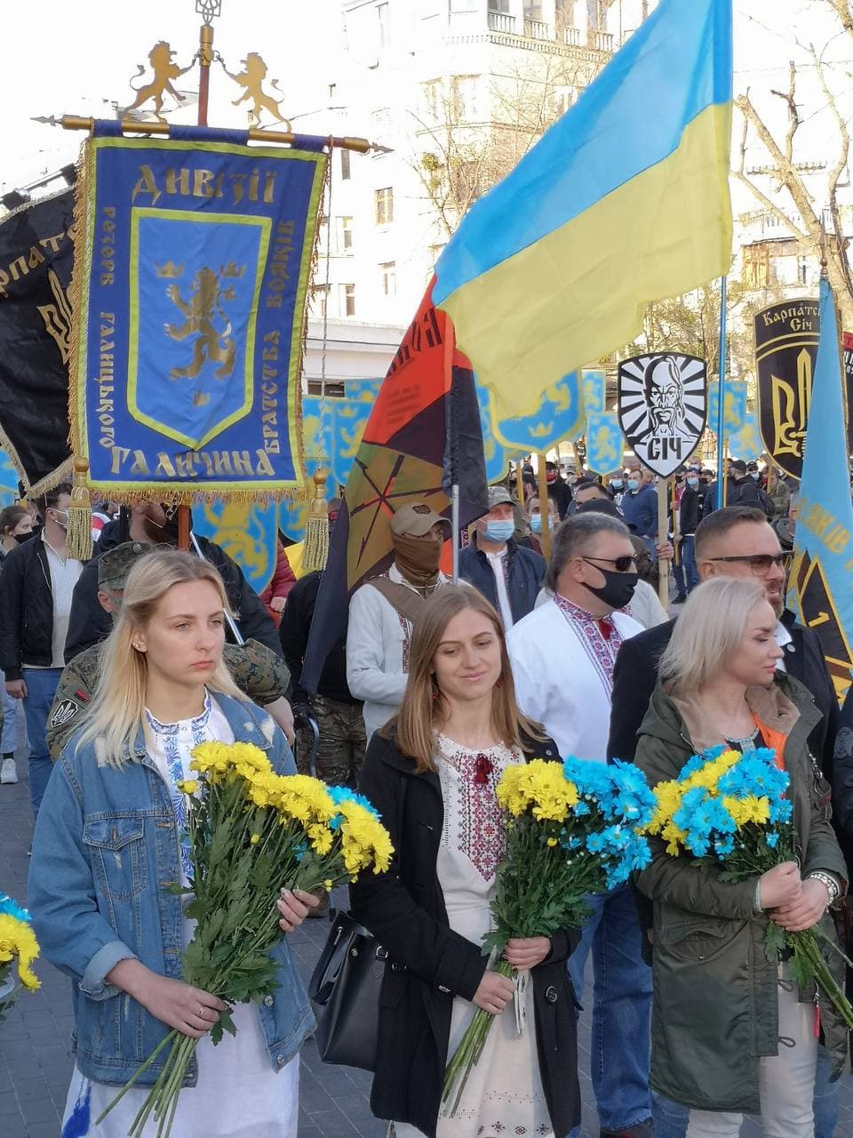 В Киеве провели марш вышиванок в честь дивизии &quot;Галичина&quot;: как это было (видео)