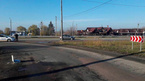 В Житомирской обл. банда напала на авто предпринимателей и похитила золото на 15 млн гривен