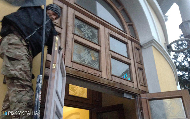 Митинг в Киеве: под Октябрьским дворцом происходят столкновения