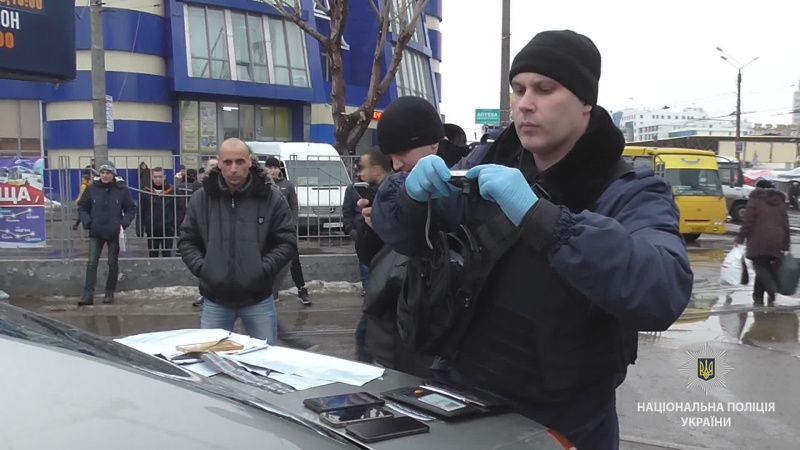 В Одесі при затриманні іноземців-нелегалів постраждало 3 поліцейських