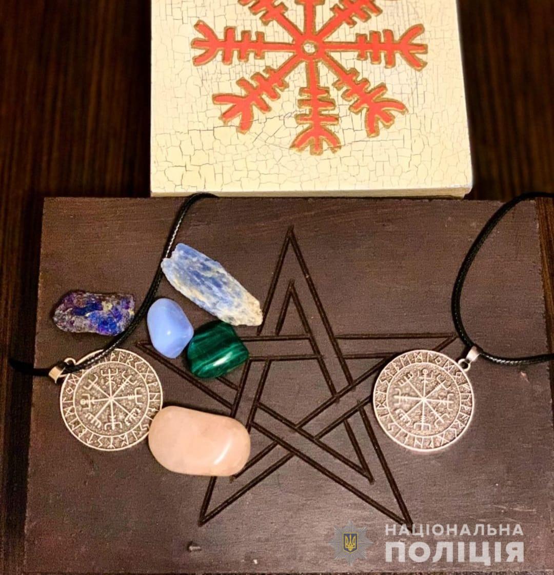 Київська блогерка, чию доньку врятували від викрадачів, погрожує поліції "вбивчою магією"