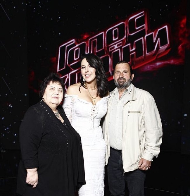 Джамала с родителями