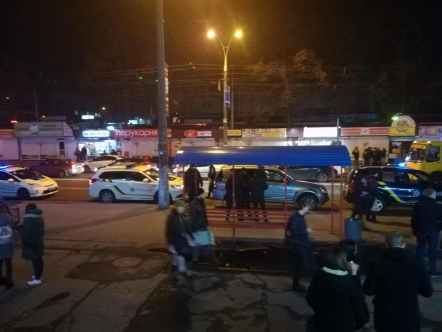 У Києві поліція затримала 30 осіб, які влаштували масштабні заворушення