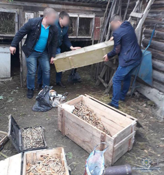 У Івано-Франківську вилучили арсенал зброї та боєприпасів