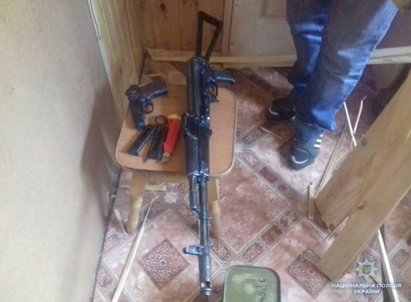 У Івано-Франківську вилучили арсенал зброї та боєприпасів