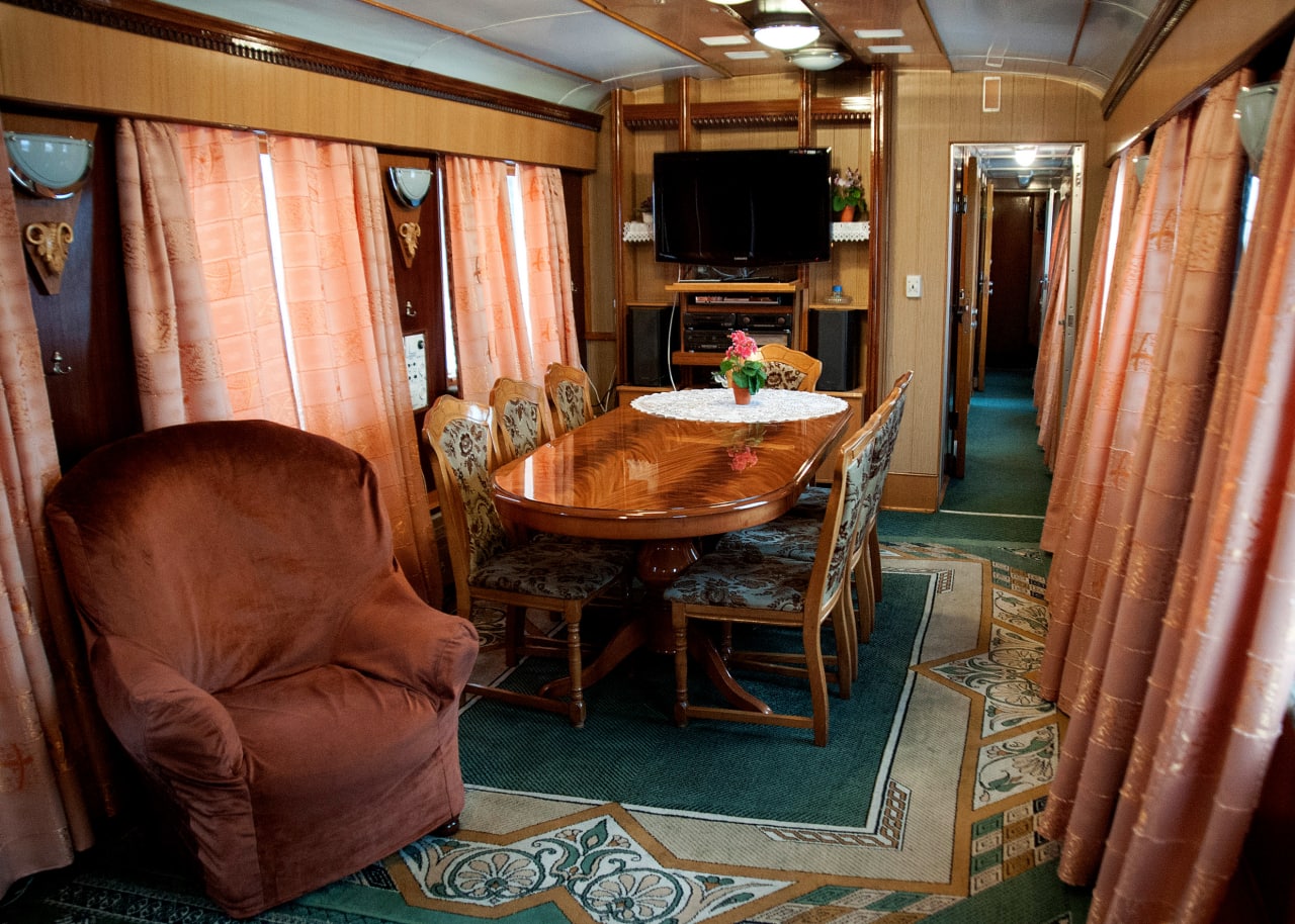 Кухня, спальня і душ: фото найрозкішніших вагонів Укрзалізниці