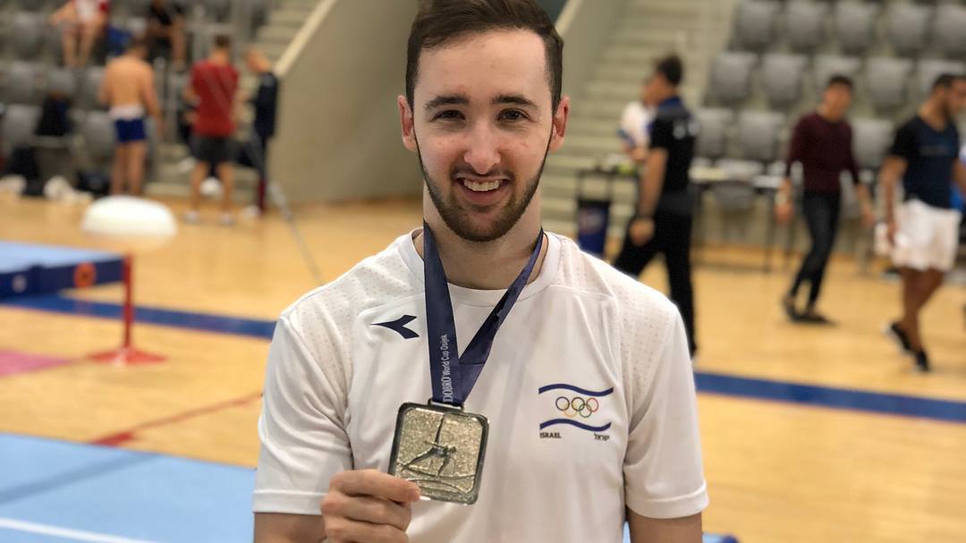 Гімнаст з Дніпра взяв "золото" Олімпіади 2020: що про нього відомо