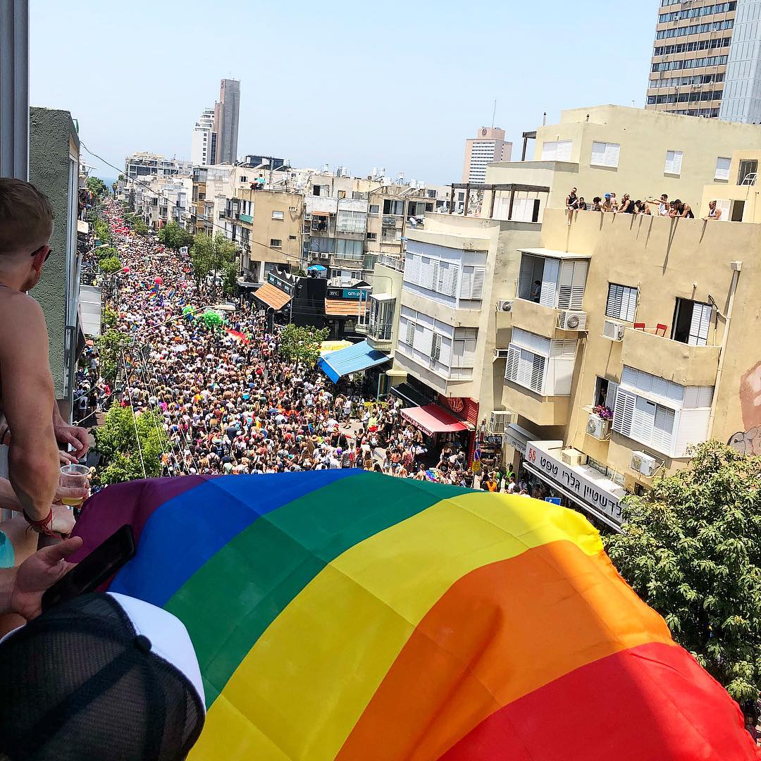 &quot;Розбити бар'єри на шляху нерівності&quot;: як в Тель-Авіві веселяться на гей-прайді