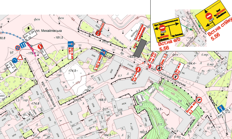 У Києві на Михайлівській площі заборонили паркувати автомобілі