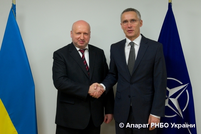 Столтенберг підтвердив готовність країн НАТО допомагати Україні
