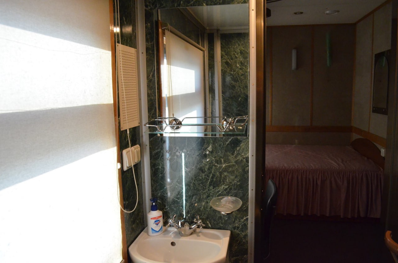 Кухня, спальня і душ: фото найрозкішніших вагонів Укрзалізниці