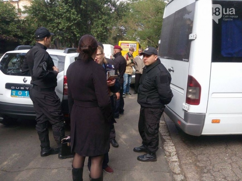 У центрі Одеси військові перекрили дорогу на знак протесту