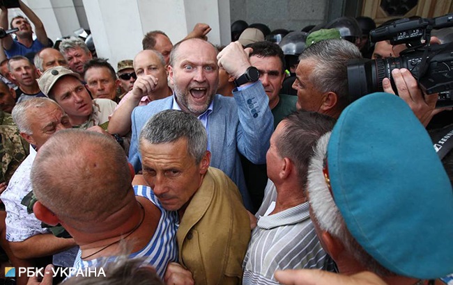 Сутички під Радою: в поліції заявили про 3 постраждалих правоохоронців