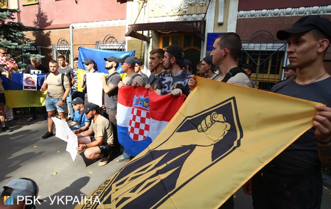 Под посольством Хорватии в Киеве прошла акция поддержки хорватских футболистов