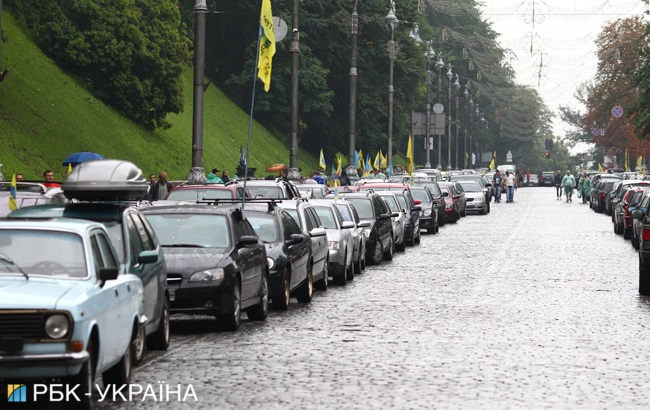 Центр Киева перекрыли владельцы авто с иностранной регистрацией