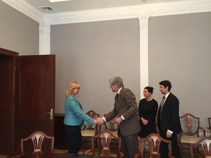 Денисова дорікає Червоний хрест через байдужість до українських політв'язнів