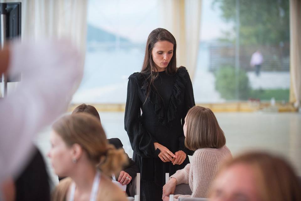 Осознанная мода: как масс-маркет вредит экологии и почему стоит отказаться от &quot;одноразовых&quot; вещей