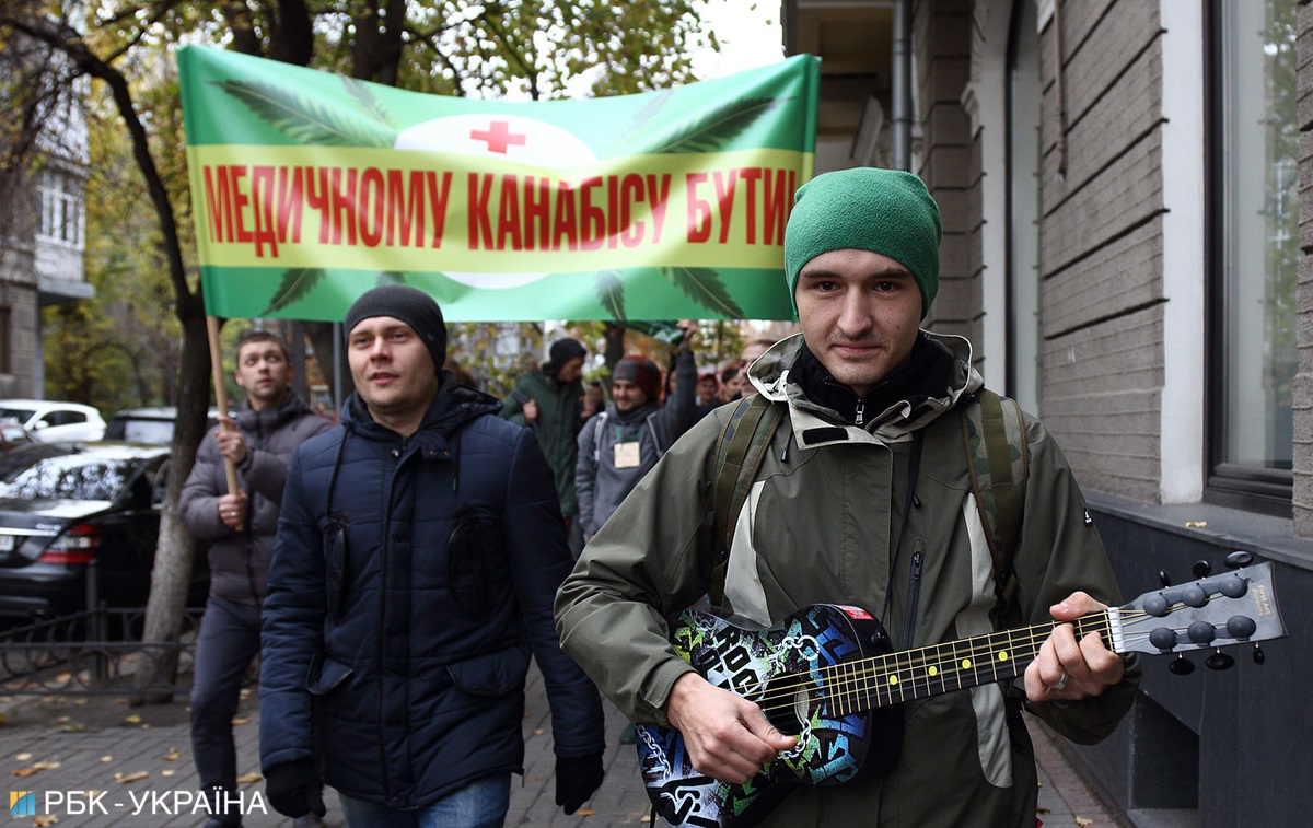 Легалайз чи лобізм. Навіщо Кабмін зайнявся питанням медичного канабісу