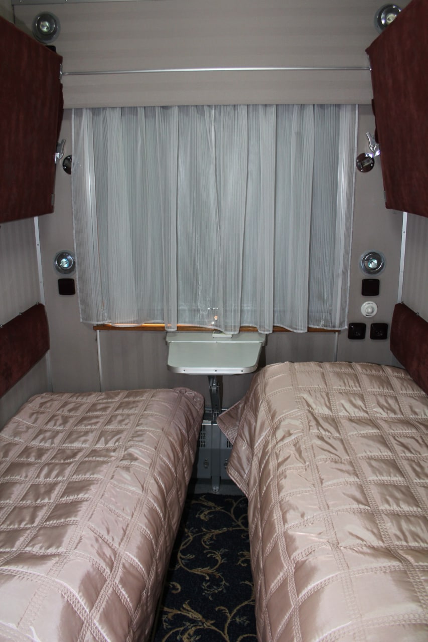 Кухня, спальня і душ: фото найрозкішніших вагонів Укрзалізниці